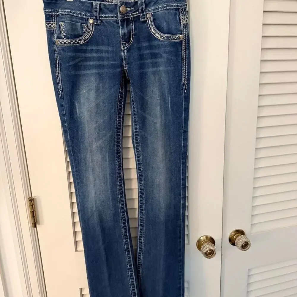 Maurices blue denim bootcut jeans with details